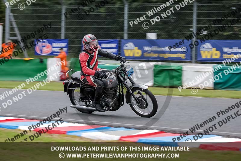 Vintage motorcycle club;eventdigitalimages;mallory park;mallory park trackday photographs;no limits trackdays;peter wileman photography;trackday digital images;trackday photos;vmcc festival 1000 bikes photographs